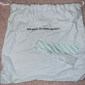 Off white dustbag for small bag!